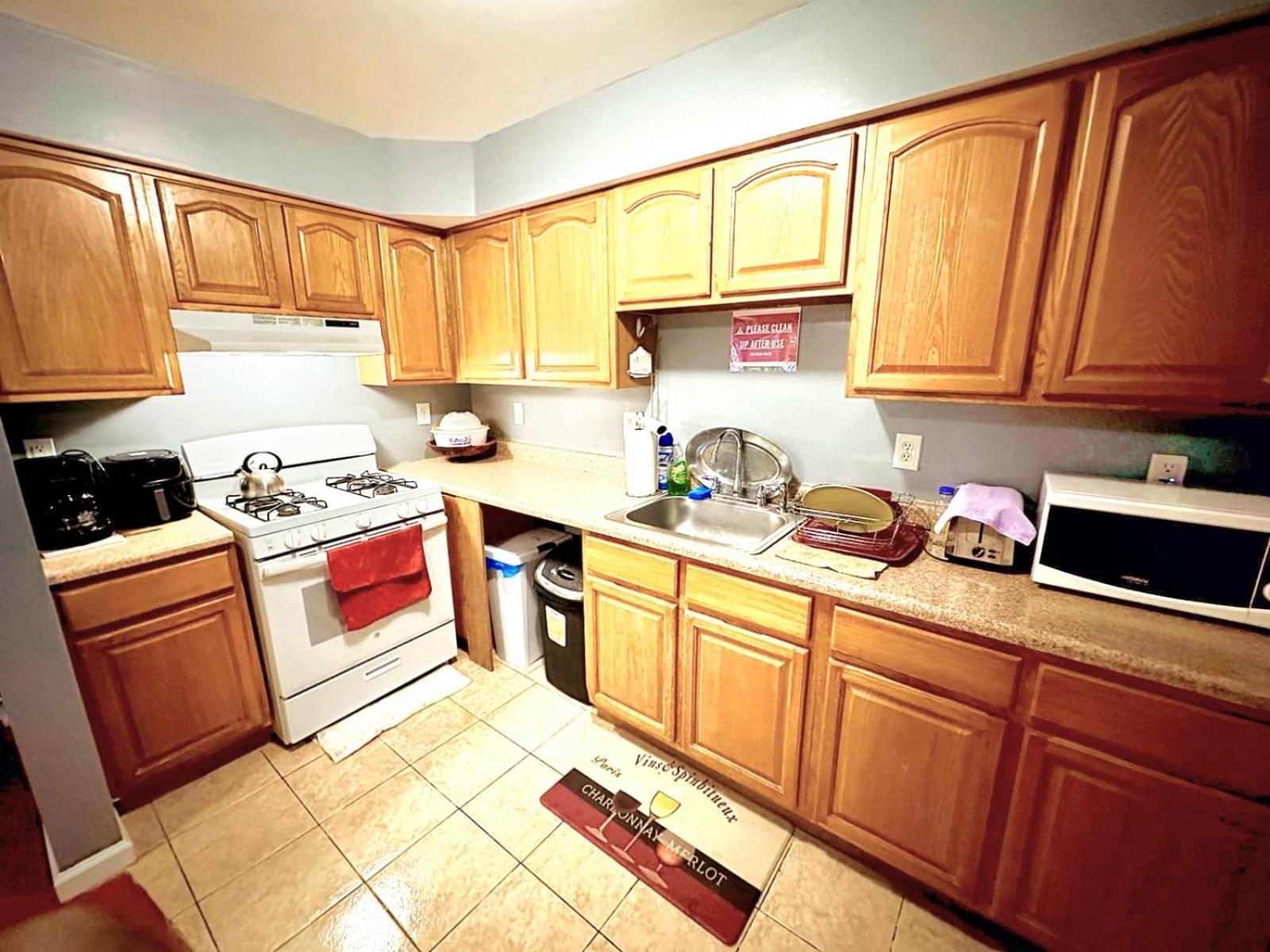 Divine Villa And Resorts 67 Sherman 5Mins To Ewr Airport And 4Mins To Penn Station Newark, 20Mins To New York Eksteriør billede